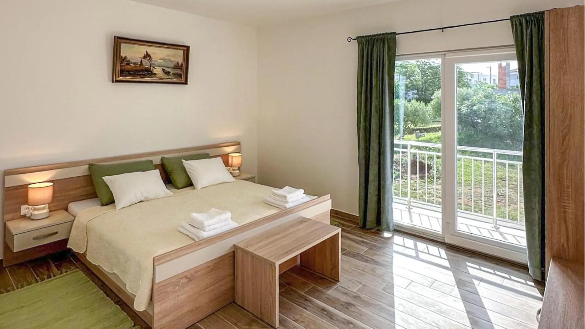 Awesome Home In Vrsi With Outdoor Swimming Pool 0*,