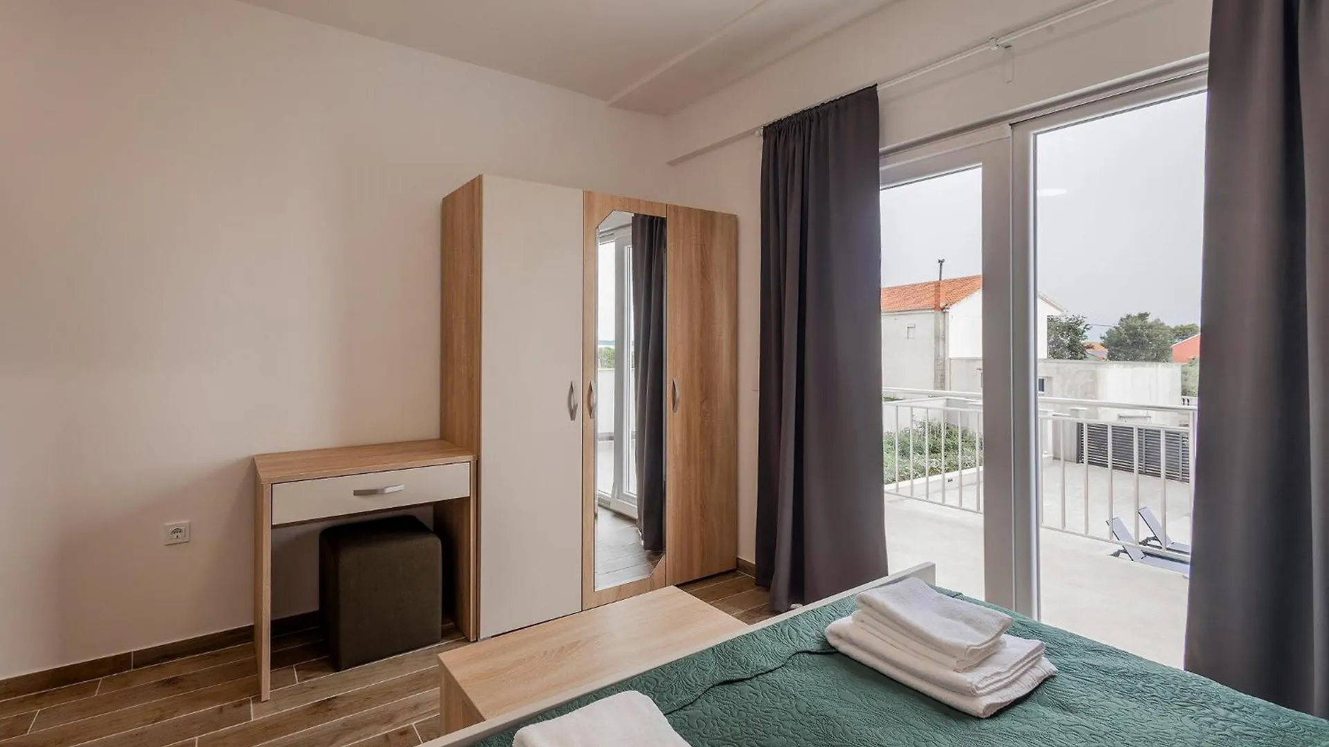 Awesome Home In Vrsi With Outdoor Swimming Pool Croazia