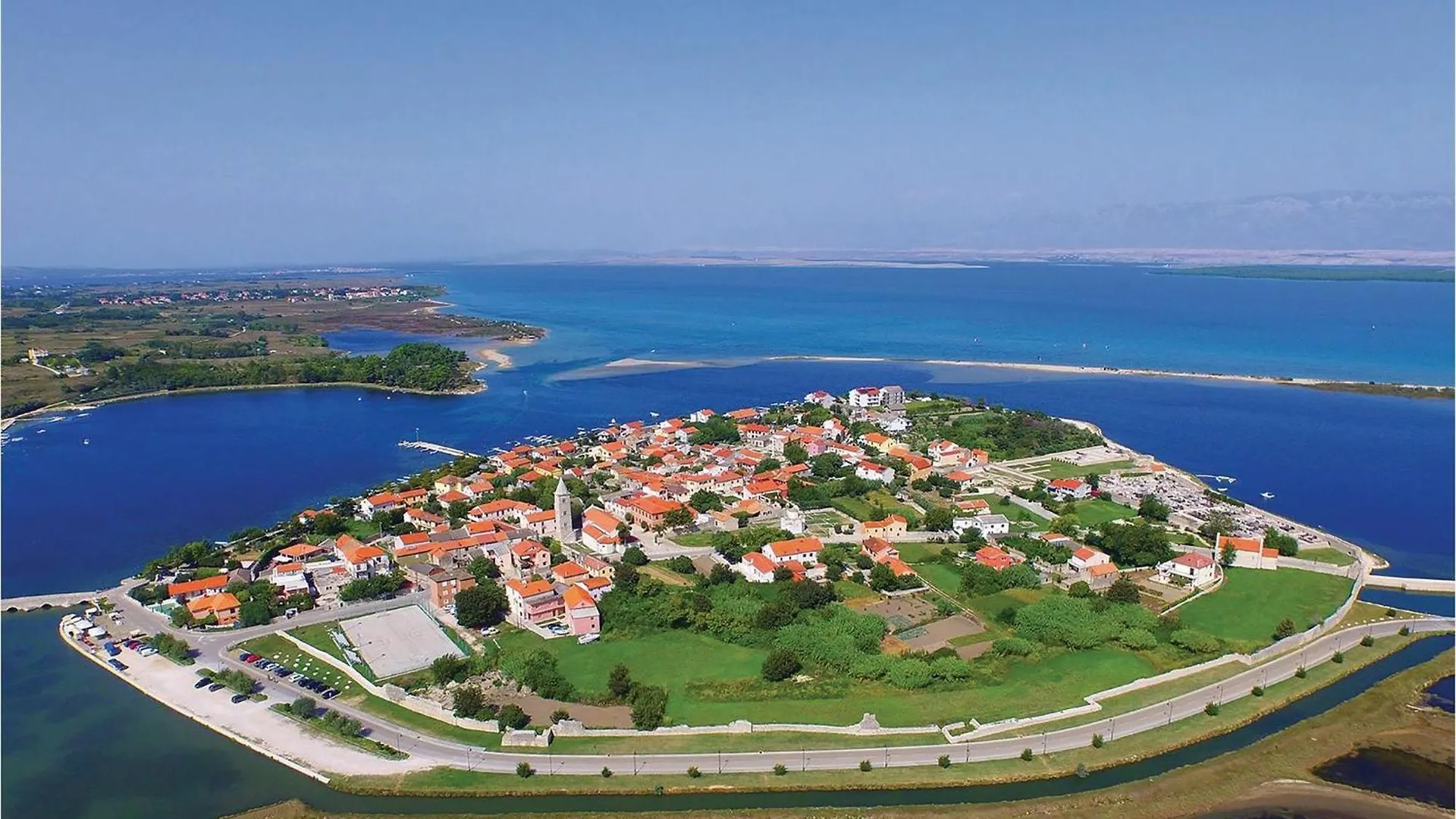 Awesome Home In Vrsi With Outdoor Swimming Pool